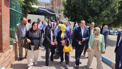 وفد صحة النواب يتفقد مستشفى العبور بالسويس