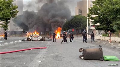  ماكرون يبحث حظر وسائل التواصل الاجتماعي