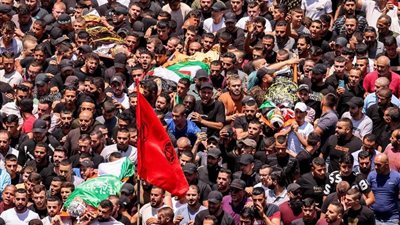 احتشاد الجماهير لتشييع 12 فلسطينيًا من شهداء جنين (صور)