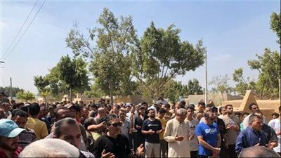 أهالي قرية كفر شبين بالقليوبية يشيعون جثمان الطفل ضحية حادث التصادم (صور) 