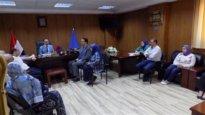 وكيل وزارة الصحة بالبحيرة يجتمع بمديري الإدارات المعنية بحملة 100 يوم صحة (صور)