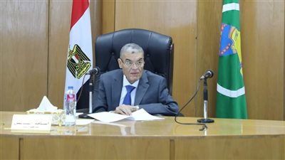 محافظ المنيا يوجه بسرعة تسليم المجمعات الخدمية للبدء في تشغيلها