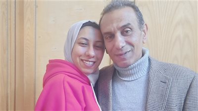 الأب والأم من الصم البكم، والدا أولى الدبلومات الفنية يجنيان ثمار صبرهما بتفوق مريم 