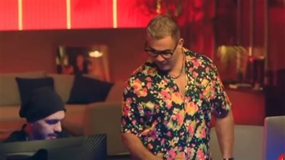 أخبار الفن: نقيب الموسيقيين في لبنان ينفي وجود أزمة مع عمرو دياب، ومنى الشاذلي تعلم نويل روبنسون اللغة العربية