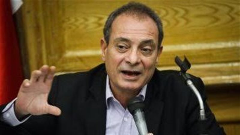 الناقد حسين حمودة،