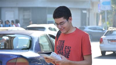 طلاب الثانوية بالدقهلية عن امتحان اللغة الإنجليزية: في مستوى الطالب المتوسط (بث مباشر)