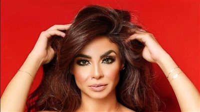 دوللي شاهين: 