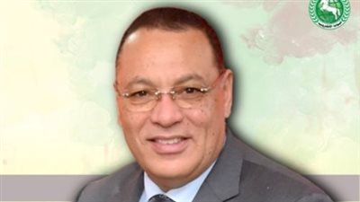 محافظ الشرقية يهنئ اوائل الدبلومات الفنية 