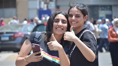 طلاب الثانوية العامة بالجيزة: امتحان التفاضل والتكامل متوسط (فيديو)