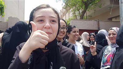 الامتحان توب التوب، آراء طلاب الثانوية العامة في الإنجليزي بالدقهلية (صور)