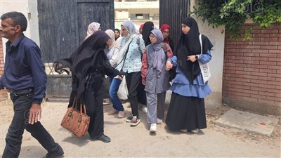 تباين آراء طلاب الثانوية العامة حول امتحان الإنجليزي بمطروح