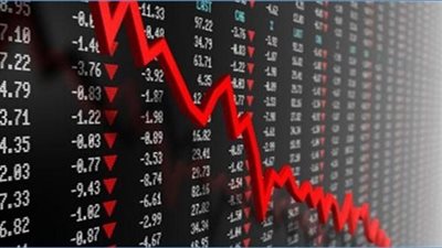 خبير يكشف أسباب استمرار مسلسل خسائر البورصة المصرية ويحدد موعد صعود المؤشرات 