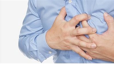 طبيب قلب: التدخين يزيد فرصة الإصابة بالجلطات القلبية 