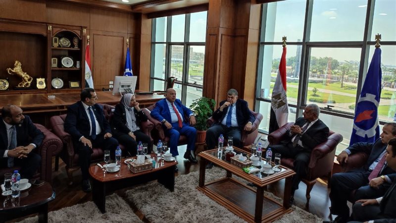 وفد لجنة الصحة يزور