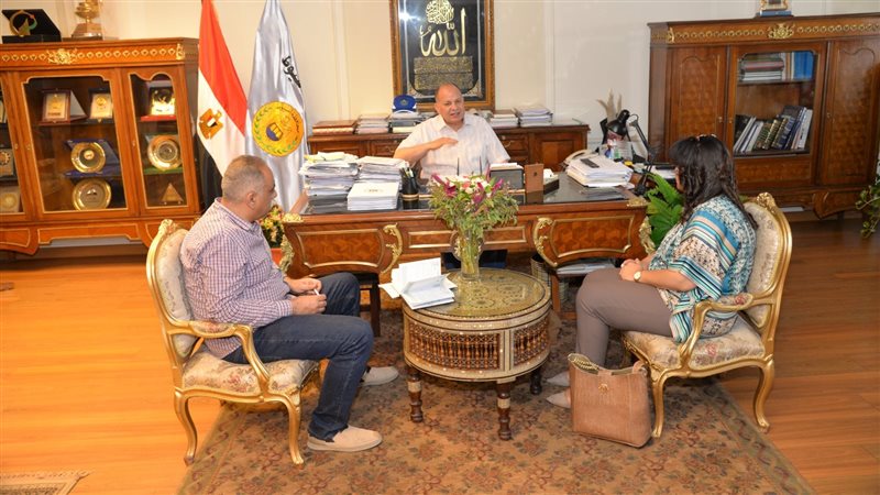 اجتماع محافظ أسيوط،