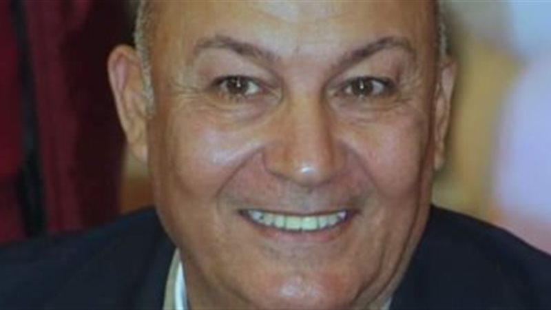 الفنان المسرحى محمود