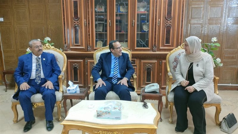 وفد وزارة الصحة والمحافظ،فيتو