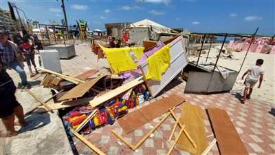 محافظ الإسكندرية يوجه إدارتي السياحة والمصايف بالمرور على الشواطئ 