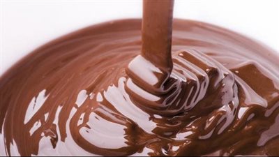 طريقة عمل صوص الشيكولاتة في البيت بمكونات سهلة وبسيطة 