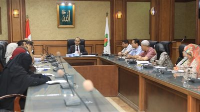 نائب محافظ سوهاج يعقد اجتماعا لمتابعة شكاوى حياة كريمة 