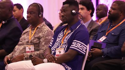 بحضور وائل جمعة، أساطير الكرة الأفريقية في مؤتمر روابط القارة في المغرب 