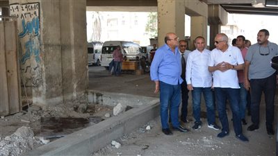 محافظ الجيزة يكلف برفع كفاءة محيط كوبري همفرس وإقامة موقف سرفيس بها (صور) 