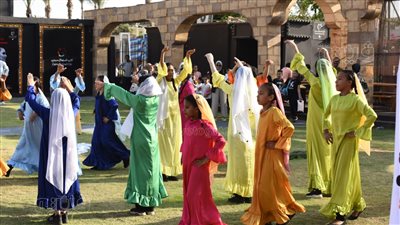 رقص استعراضي للأطفال علي أغنية حلاوة شمسنا قبل انطلاق حفل صفاء أبو السعود (فيديو وصور)