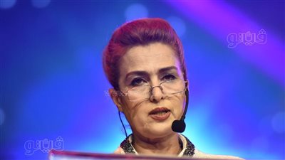 سيمون خلال تقديم حفل صفاء أبو السعود: بخاف من المسرح (صور)