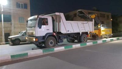 حملات نظافة مسائية لتجميل شوارع مدينة موط بالوادي الجديد 