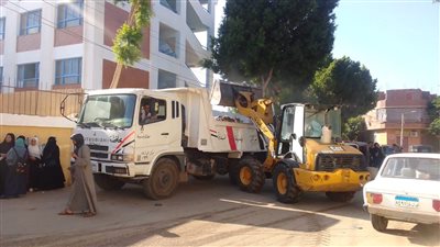 الحملة الميكانيكية بأسيوط تتمكن من رفع 650 طن مخلفات