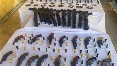 ضبط 41 قطعة سلاح نارى و5 قضايا مخدرات خلال حملة في أسيوط 