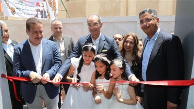 محافظ المنوفية ووزير الاتصالات يفتتحان مكتب بريد قويسنا الجديد