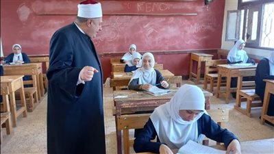 فرحة بين طلاب الثانوية الأزهرية لسهولة امتحان التوحيد 