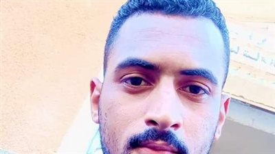 مدير سلسلة مطاعم شهيرة، المتهم بدهس عامل بكمبوند شهير يسلم نفسه للشرطة (صور)