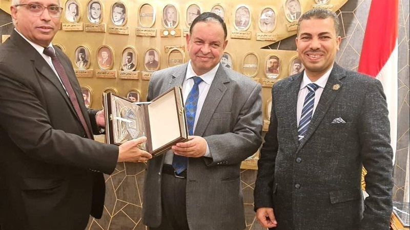 الشحات غتوري، فيتو