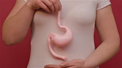  أعراض جرثومة المعدة وكيفية انتقال العدوى من شخص لآخر