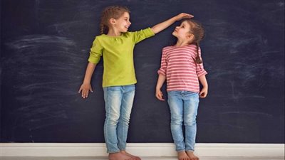 لماذا يسعى البعض لحصول أطفالهم على هرمون الطول؟