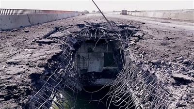 موسكو تتهم كييف بالإرهاب بعد اعترافها بالهجوم على جسر القرم