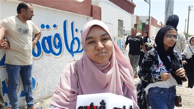 فرحة بين طلاب الثانوية العامة في الإسماعيلية بامتحاني علم النفس والجيولوجيا (فيديو) 