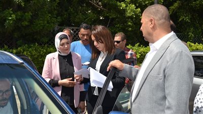 نائبة محافظ البحيرة تشهد تسليم أول دفعة سيارات بمبادرة إحلال المركبات 