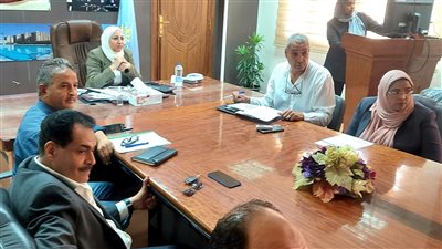 مسئول في محافظة القاهرة يناقش تجميل وتشجير المنطقة الصناعية بشق الثعبان