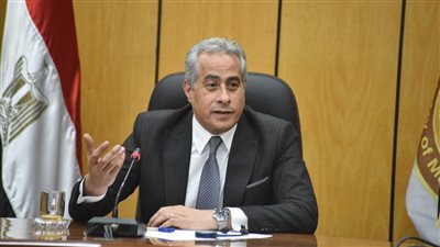 وزير العمل يفتتح ملتقى توظيف يوفر 9220 فرصة عمل، اليوم