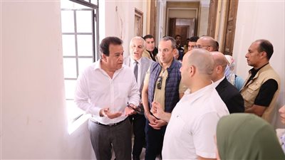 وزير الصحة ينتقد بطء تطوير المركز الأفريقي لصحة المرأة