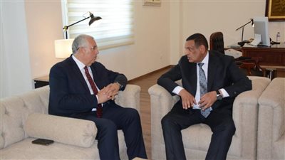 وزيرا التنمية المحلية والزراعة يبحثان توفير السلع الغذائية للمواطنين بأسعار مخفضة في جميع المحافظات