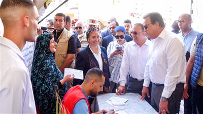 وزير الصحة ومحافظ الإسكندرية يتفقدان مقرات حملة 100 يوم صحة 