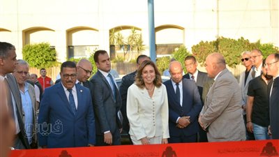 وزيرة الثقافة: إقامة سلسلة من معارض الكتب بالقاهرة والمحافظات 