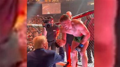 بطولة UFC، مصارع يترك الحلبة من أجل عيون ترامب (فيديو)