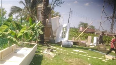 إزالة مكان تصوير على أرض زراعية بميت غمر في الدقهلية (صور)