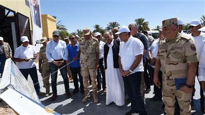 رئيس الوزراء يتفقد مشروع تطوير منظومة إدارة الري والصرف بسيوة (صور)