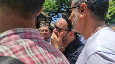 تشييع جثمان عمة مصطفى قمر من مسجد العمرى في الإسكندرية (صور)